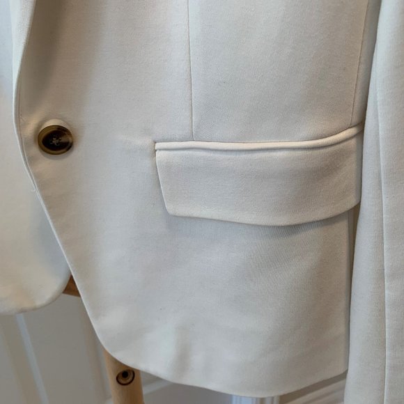 Blazer - Picture 2 of 7